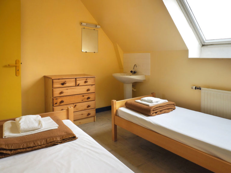 pingouins pont chambre jaune 03 768x576